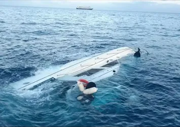 İtalya'da tekne faciası! 7 kişi kayıp
