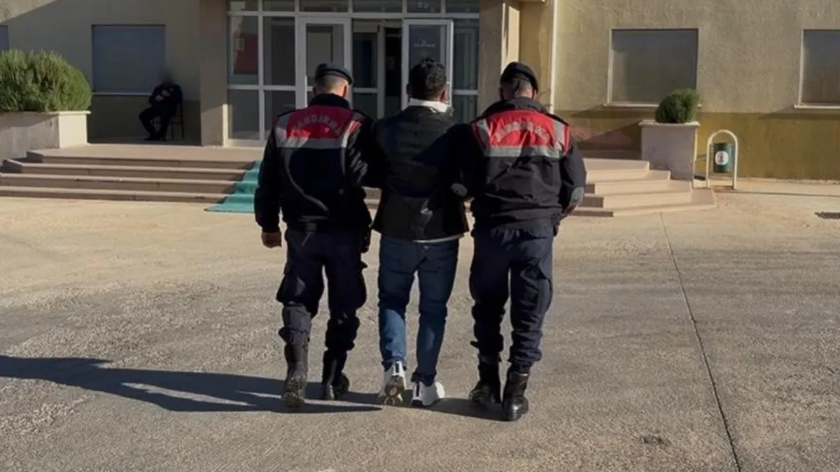 Kesinleşmiş 31 yıl hapis cezasıyla aranan şahsı jandarma yakaladı