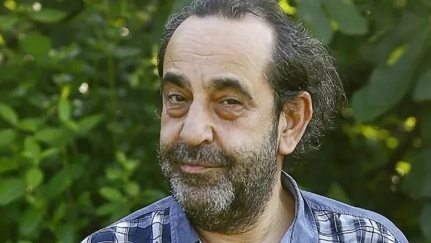 Usta sanatçı Özkan Uğur hayatını kaybetti! MFÖ grubunun yıldız ismi sevenlerini yasa boğdu... Özkan Uğur kimdir?