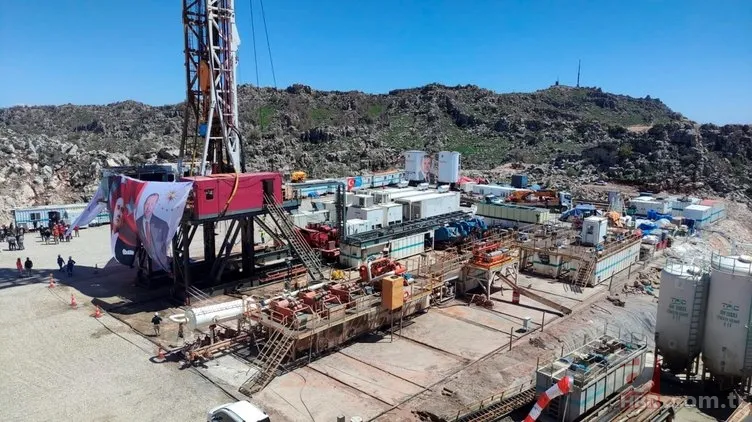Gabar ve Cudi'den sonra Kato Dağı'ndan yeni petrol müjdesi! "Gözün aydın Türkiyem" sözleriyle köşesine taşıdı 1