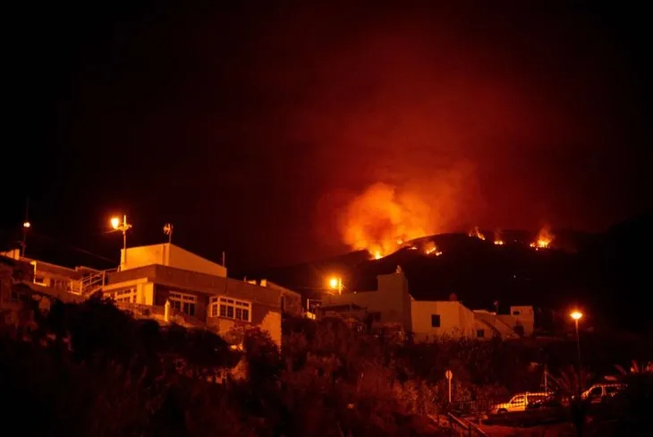 İspanya’nın Tenerife Adası’nda dehşete düşüren görüntüler! Çaresiz kaldılar