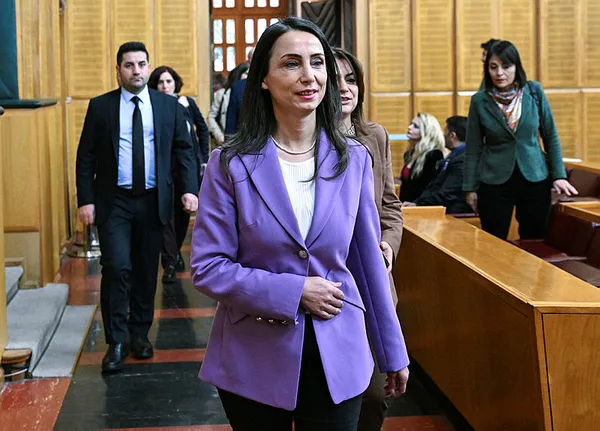 1705411831085.jpg CHP'nin ortaklarından Kürdistan naraları! DEM Parti'den TBMM'de büyük skandal! Operasyonlardan rahatsız oldular... - 6