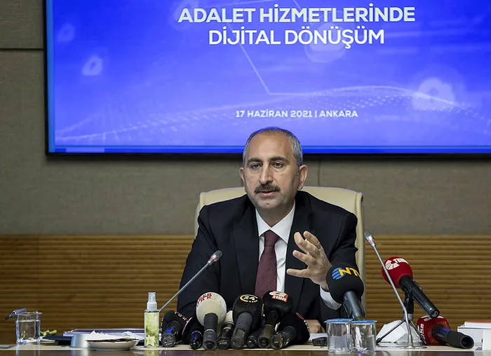 Son dakika: HDP İzmir İl Başkanlığı'na saldırı: Parti çalışanı öldü, saldırgan gözaltında! AK Parti'den sert tepki geldi - 11