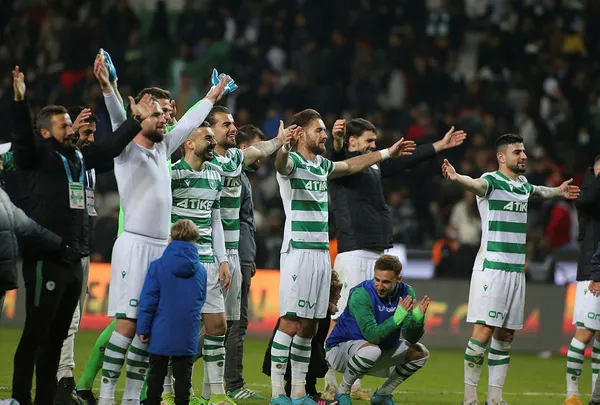 1647787345964.jpg Fenerbahçe geriden gelerek Konyaspor'u yendi! MAÇ SONUCU I Fenerbahçe Konyaspor 2-1 - 9
