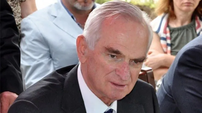 onder-savdan-70-yil-sonra-chpden-zehir-zemberek-sozlerle-istifa-1785397777810.png (Foto: Ahaber.com.tr ekran görüntüsü)