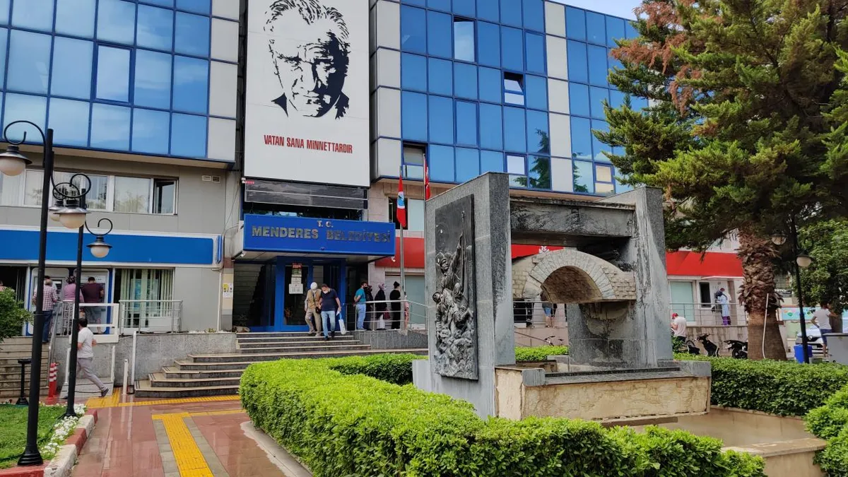 Firari Menderes Belediye Başkan Yardımcısı Rüzgar Sönmez yakalandı