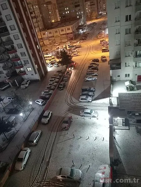 Gaziantep’te şiddetli dolu sonrası kent beyaza büründü! Vatandaşlar zor anlar yaşadı