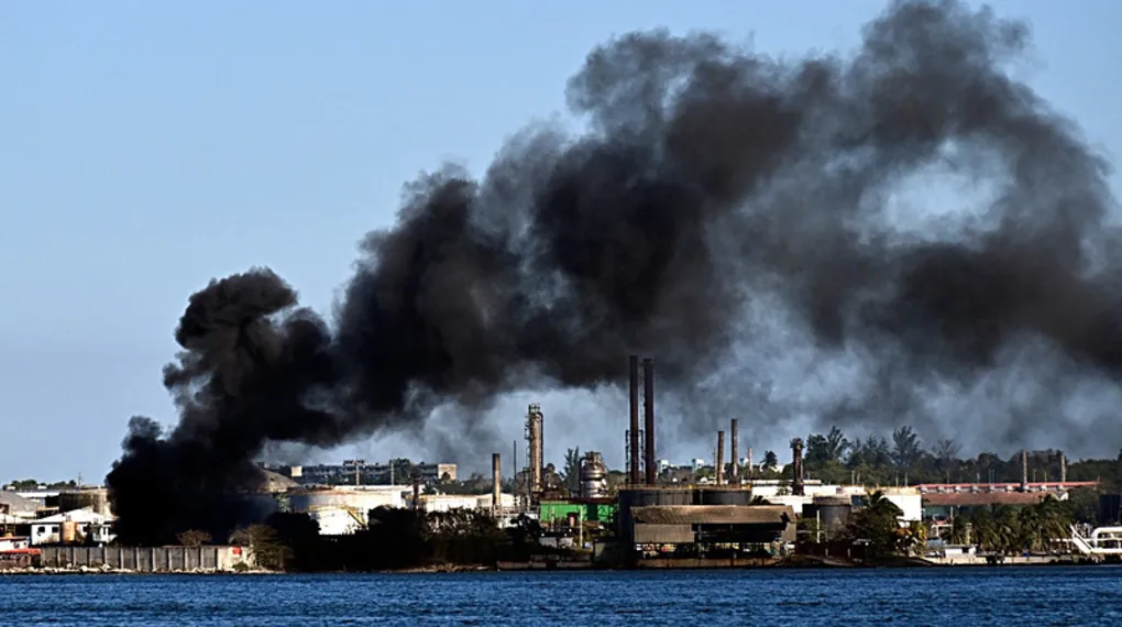 Küba’daki petrol rafinerisinde yangın