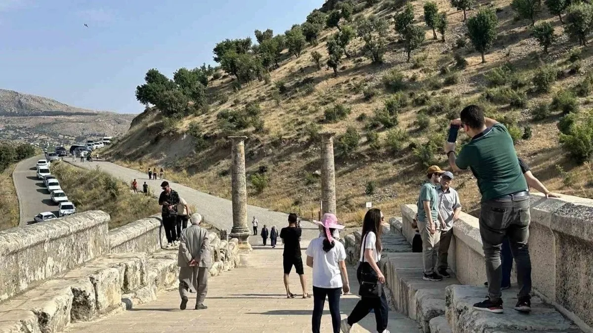 Cendere Köprüsü'nde bayram yoğunluğu