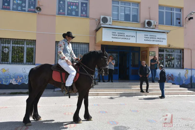 Görenler şaşkına döndü! Yeniçeri, kovboy ve at | Demokrasi şölenini böyle kutladılar 15