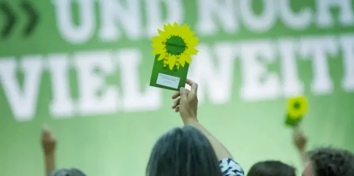 almanya-tarihinin-en-kritik-seciminde-musktan-ortaligi-karistiracak-paylasim-sandalyemden-dusecek-gibi-oldum-1740297548190.jpg Almanya'da Yeşiller (AFP)