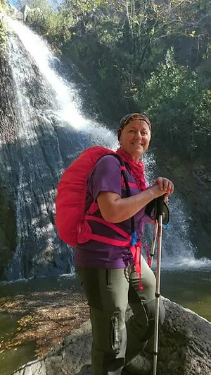 İzmir'de vahşet: Evinde boğazı kesilerek öldürüldü - 1