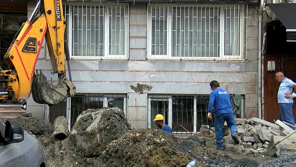 İstanbul’da İBB rezilliği! İSKİ bir evin duvarını yıktı 2 kez su bastı