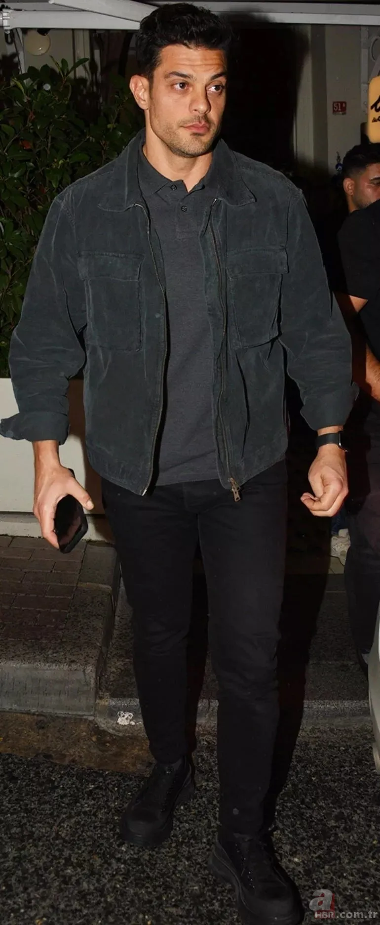 Hadise’nin eski kocası Mehmet Dinçerler yine gece kaçamağında yakalandı! Yanındaki kadınlar sorulunca böyle hedef şaşırttı 21