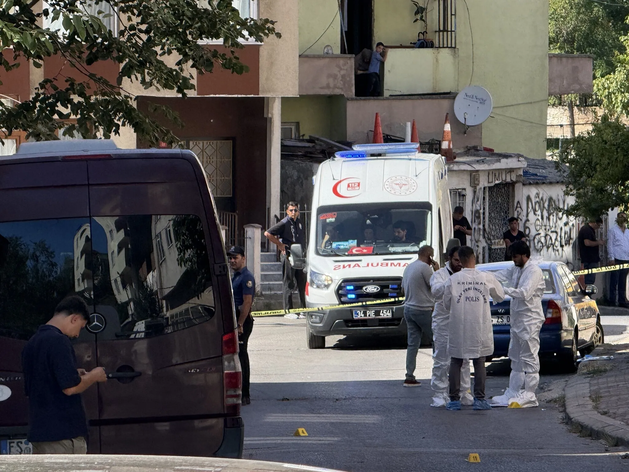 Ev sahiplerini öldürüp başlarında bekledi! Kan donduran sözleri ortaya çıktı