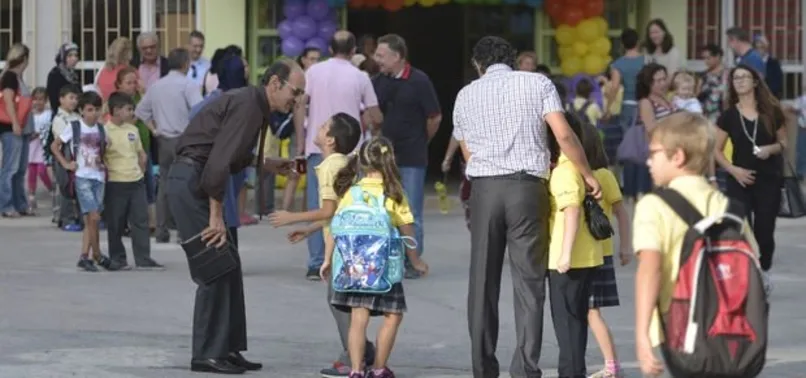 MEB 2. Dönem lise nakil başvuru tarihleri açıklandı mı, ne zaman? Nakiller ne zaman açıklanacak? 2021-2022 Lise nakil işlemleri...