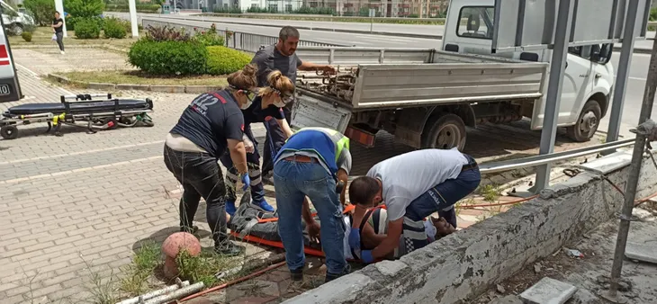 1589877172668.jpg Elektrik akımına kapılıp ölen işçi güvenlik kamerasına yansıdı - 1