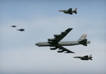 Çin'den ABD'ye B-52 tepkisi