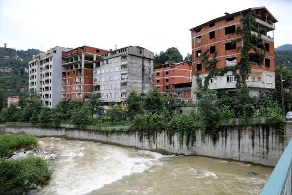 calismalar-tamamlandi-rizede-yasanan-sel-felaketlerinin-nedeni-belli-oldu-1615959825315.jpg Çalışmalar tamamlandı! Rize'de yaşanan sel felaketlerinin nedeni belli oldu - 6