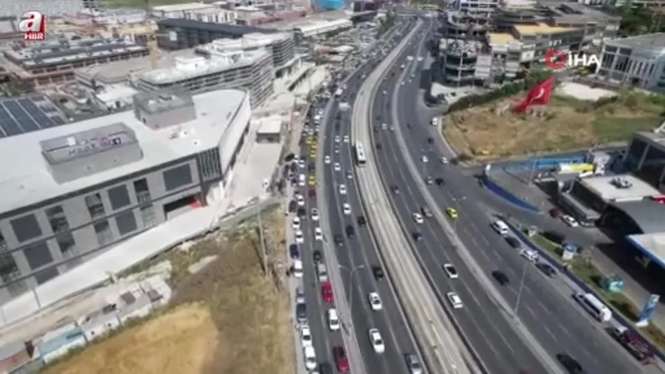 Avcılar E-5 yan yolda kurban trafiği
