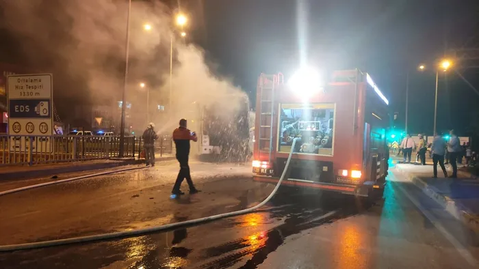 İstanbul'dan yola çıkmıştı! Yolcu otobüsü alevlere teslim oldu - 2