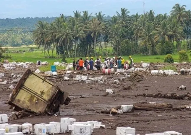 Endonezya’da heyelan ve sel! Ölü sayısı yükseliyor