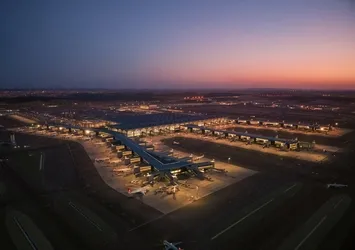 Türkiye'nin gurur günü! İstanbul Havalimanı Avrupa tarihine geçecek! Aynı anda üç uçak...