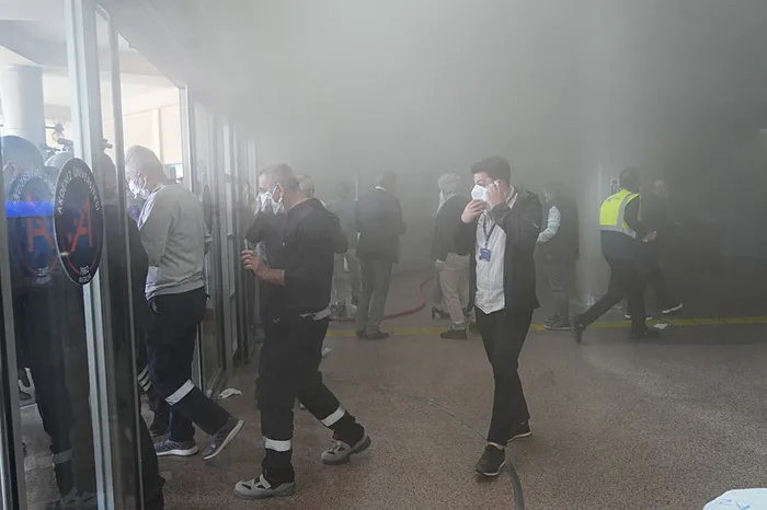 Antalya'da korkutan hastane yangını! Saniyelerle yarış - 1