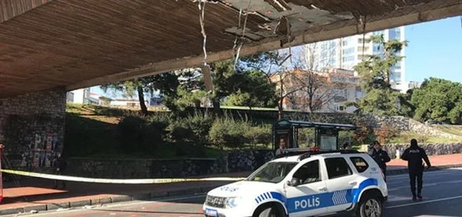 Beşiktaş’ta iş makinası üst geçide çarptı