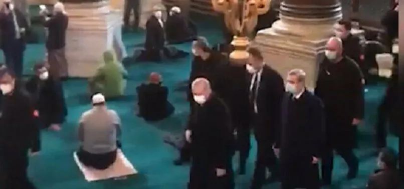 Başkan Erdoğan Ayasofya Camii'nde tekbir sesleriyle karşılandı