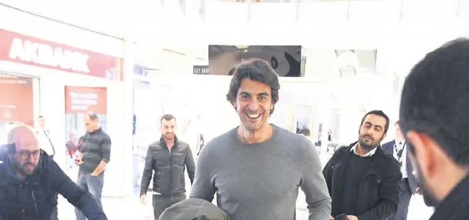 İbrahim Kutluay’dan nispet gülüşü