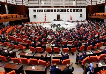 Bedelli düzenlemesinin de bulunduğu "torba teklif" komisyonda