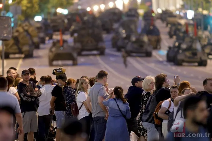 Rusya’nın başkenti Moskova’da dikkat çeken kare! Asker sokağa indi! S-400’ler...