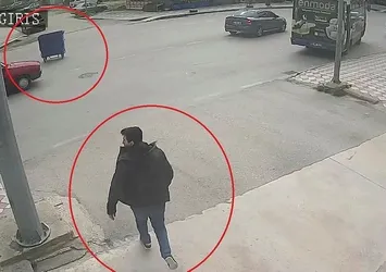 Fırtına savurdu konteyner caddede peşinden koşturdu