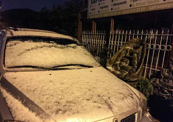 İstanbul'da kısa süreli kar ve dolu yağışı