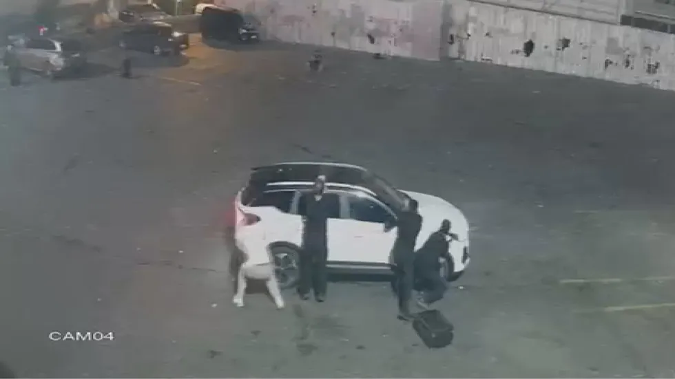 Sultanbeyli’de DEAŞ operasyonunun görüntüleri ortaya çıktı: Polise ateş açan terörist Berkan Çil böyle etkisiz hâle getirildi - 1