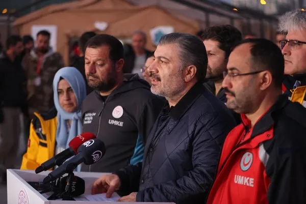 saglik-bakani-fahrettin-kocadan-salgin-hastalik-aciklamasi-1676822068324.jpg