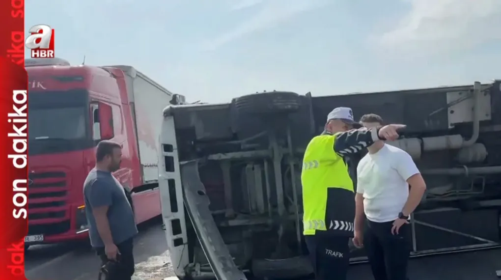 Antalya'da midibüs devrildi: 17 yaralı