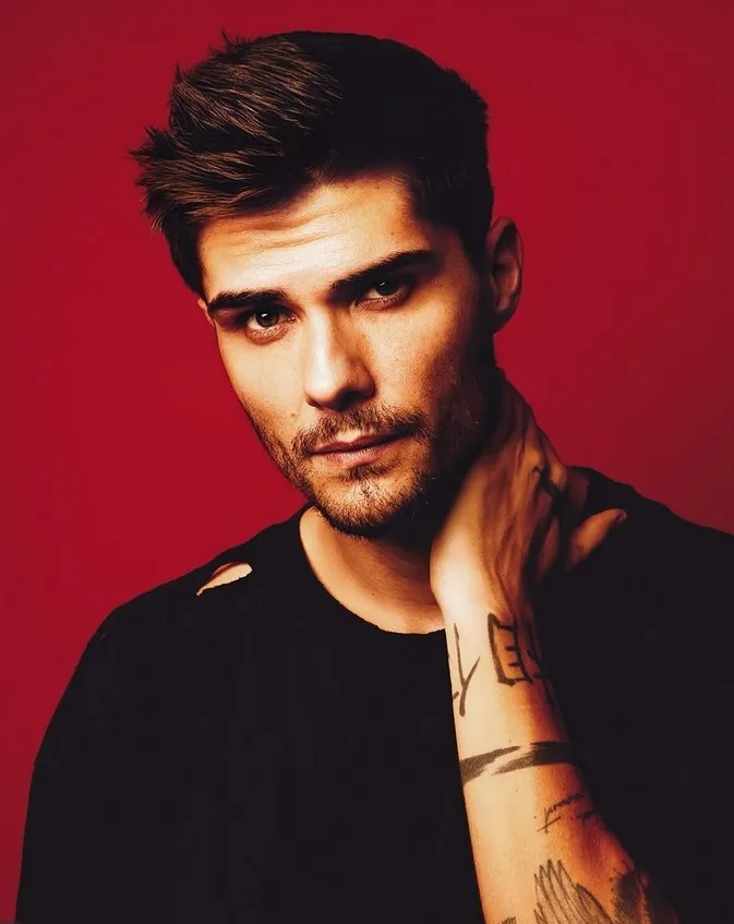 fenomenlere-uyusturucu-operasyonu-hasan-can-kaya-reynmen-emirhan-cakal-gozaltinda-detaylar-a-haberde-1769851706043.jpg Barış Murat Yağcı