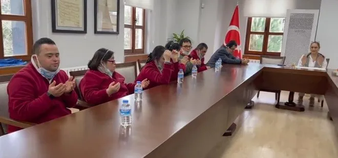 Down sendromlu gençlerden koronavirüs test sonucu pozitif çıkan Başkan Erdoğan ve Emine Erdoğan’a dua