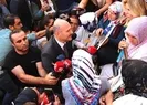 İçişleri Bakanı Soylu Diyarbakırda evlat nöbeti tutan annelerin yanında