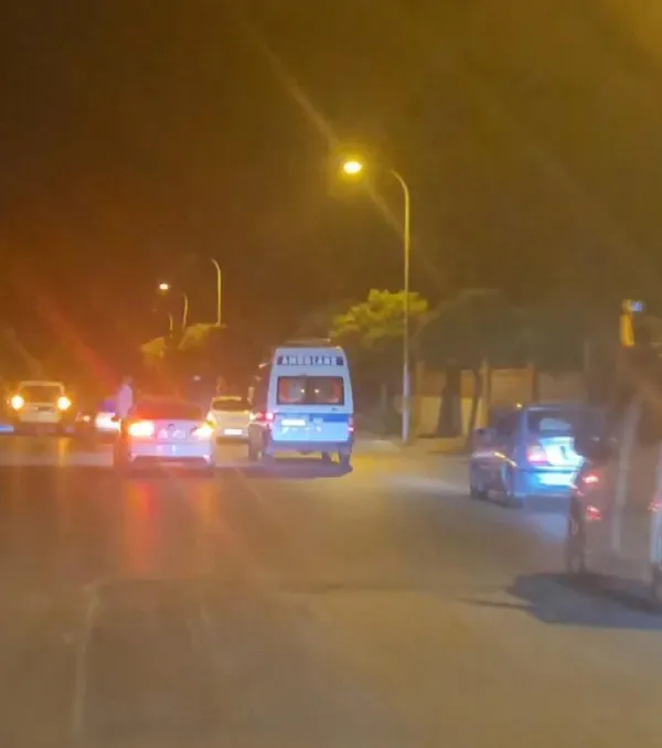 istanbulda-pes-dedirten-olay-asker-ugurlama-konvoyunda-drift-yaptilar-ambulansi-aralarina-aldilar-1660551181623.jpg İstanbul’da pes dedirten olay! Asker uğurlama konvoyunda drift yaptılar ambulansı aralarına aldılar - 2