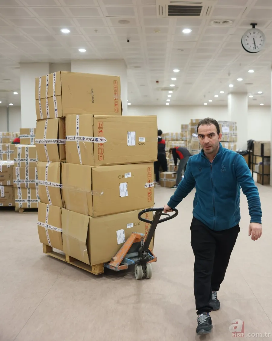 Kahramanmaraş merkezli deprem sonrası depremzedeler için gelen bağış Türkiye'yi ağlattı! 11