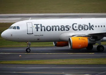 Thomas Cook'un şubelerini rakibi Hays Travel satın alıyor