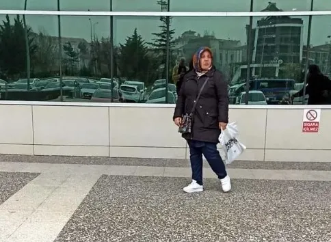 boluda-bir-garip-olay-anne-ile-kizi-karsi-karsiya-geldi-carpici-oklava-ayrintisi-1670415855239.jpg Bolu'da bir garip olay! Anne ile kızı karşı karşıya geldi, çarpıcı oklava ayrıntısı - 1