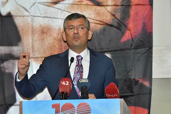 1695046030097.jpg CHP'li Özgür Özel'den tornistan! 4 ay önce 'kefiliz' dediği listelere demediğini bırakmadı - 4