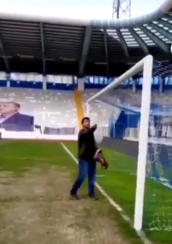 Erzurumpor-Beşiktaş maçında büyü mü yapıldı? Kalenin önünde dua eden genç konuştu