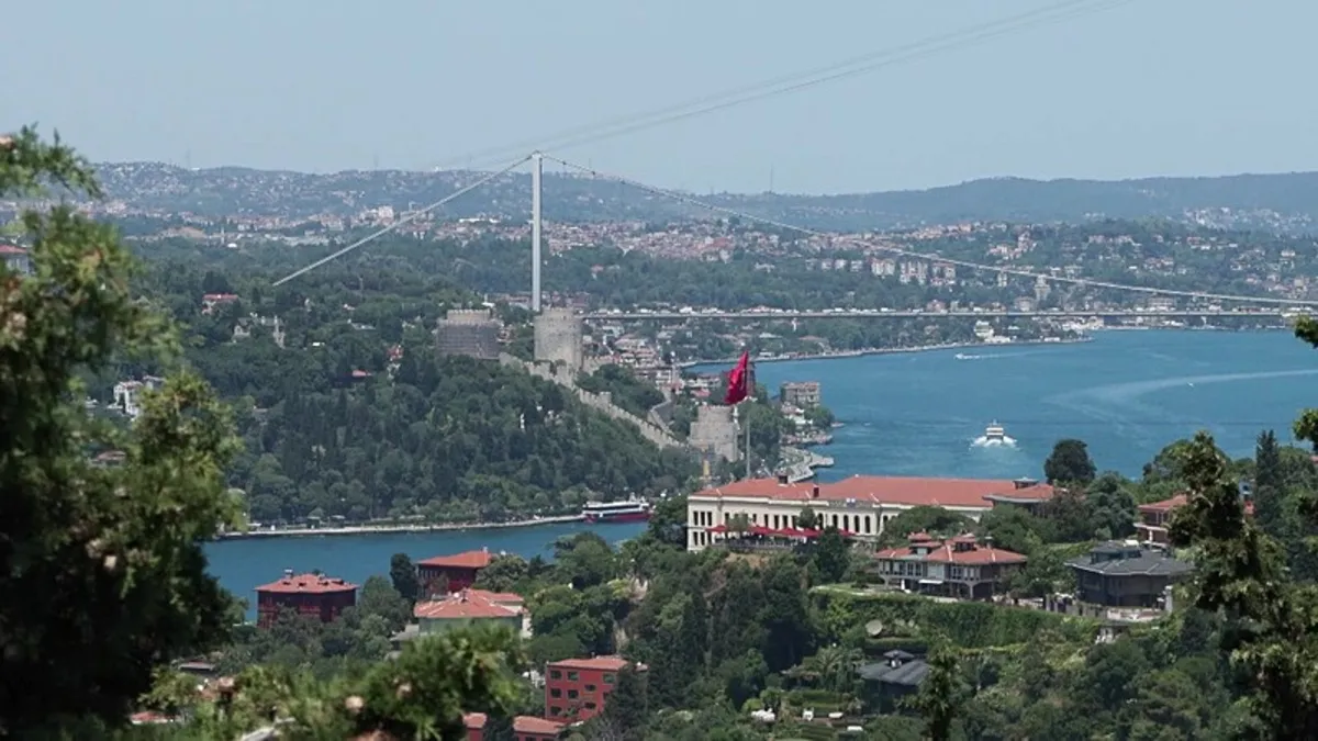 İstanbul'da kavurucu sıcaklar etkisini gösteriyor! Kuzey Afrika'dan geldi! Uzmanlar uyardı: O saatlerde dışarı çıkmayın