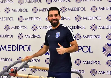 Arda Turan sağlık kontrolünden geçti