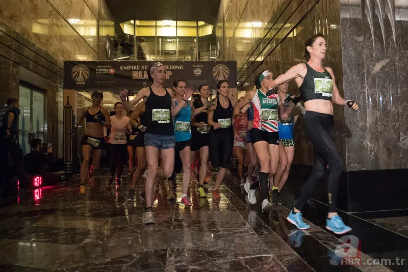 THY sponsor oldu en ünlü bina kırmızı beyaza büründü 11